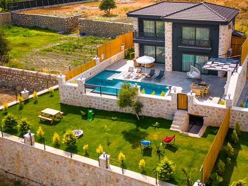  gece  -  Kasım
  | Seydikemer Karadere’de Jakuzili Balayı Villası